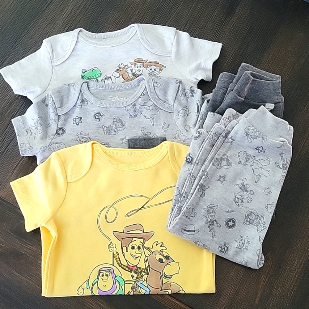 NWOT! Disney baby! 18M set, 3 onesies, 2 pairs of pants. Toy Story